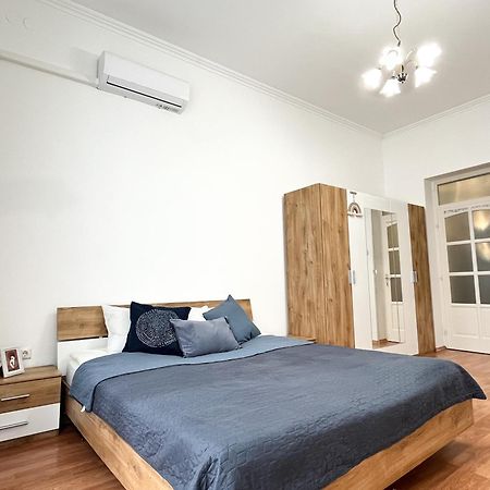 Majestic Residency - 3 Bedrooms Apartment Budapest Luaran gambar