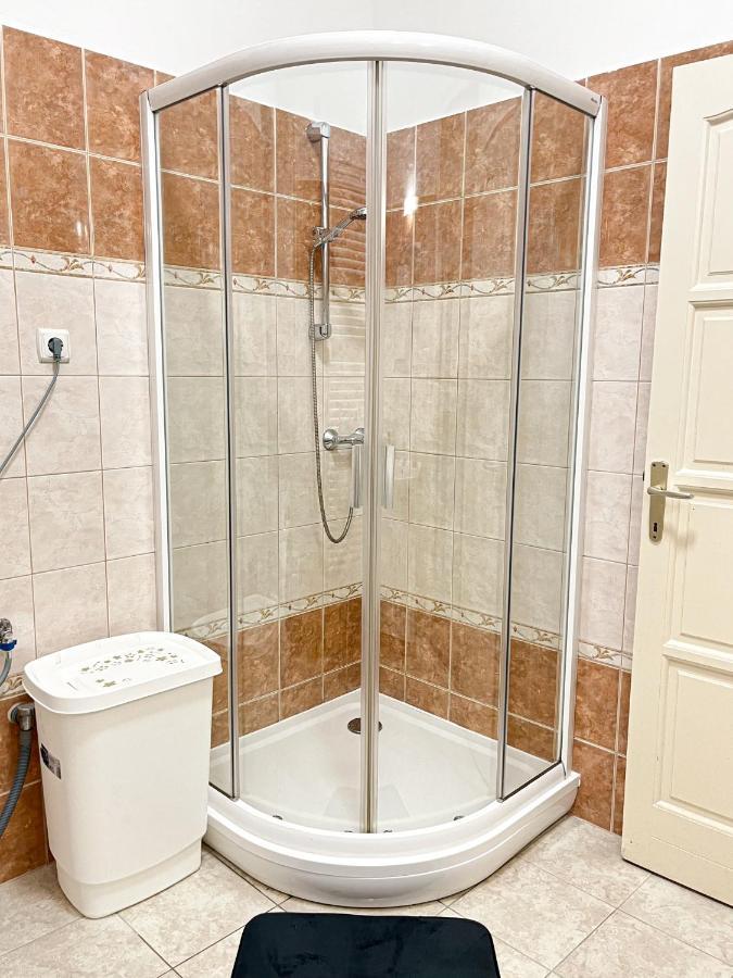 Majestic Residency - 3 Bedrooms Apartment Budapest Luaran gambar